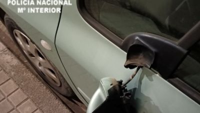 Estado en el que quedaron los retrovisores. / Policía Nacional