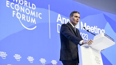 Pedro Sánchez durante su intervención este martes en el Foro Económico de Davos. / EFE