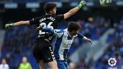 Juan Pérez durante un encuentro con el Osasuna.