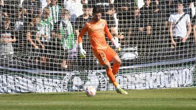Miguel San Román, en un partido con la SD Huesca.