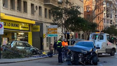 Imagen del accidente ocurrido en la calle Tomás Bretón de Zaragoza. / Sylvia Herrero