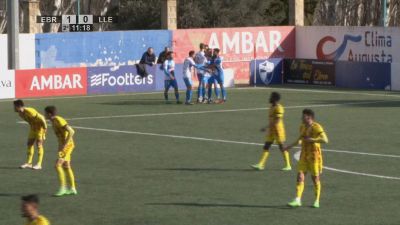 Los jugadores del CD Ebro celebran el gol de Ramón