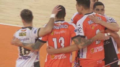 Pamesa Voleibol Teruel durante una celebración en el choque ante Textil Santanderina