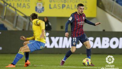 Joaquín controla el balón en una acción del partido.