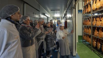 Chefs internacionales recorren Aragón para conocer su gastronomía y sus alimentos. | DGA