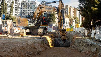 Avance de las obras de remodelación en la Avenida de Cataluña. / Miguel G. García.