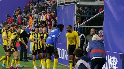 Los jugadores del Real Zaragoza celebran el gol de Bebé en Andorra.