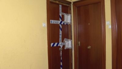 La puerta del piso en el que se produjo el asesinato.