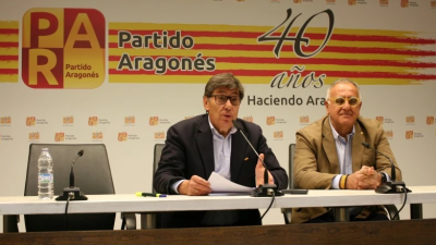Arturo Aliaga junto al nuevo al nuevo presidente del PAR, Clemente Sánchez-Garnica.