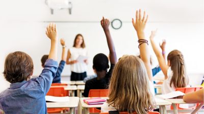 La escolarización se podrá hacer de forma telemática. / Canva