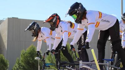 Corredoras de la Selección momentos antes de iniciar una carrera.