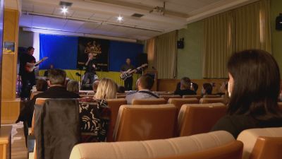 El grupo La movida durante la actuación en el Hospital Militar.