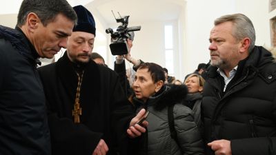 Sánchez ha visitado Irpin en Bucha, cerca de Kiev, junto al alcalde de la ciudad, Anatoly Fedoruk (d.). ( EFE/ Moncloa/Borja Puig De La Bellacasa)