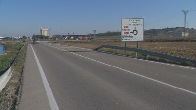 Carretera A-127 entre Tauste y Ejea