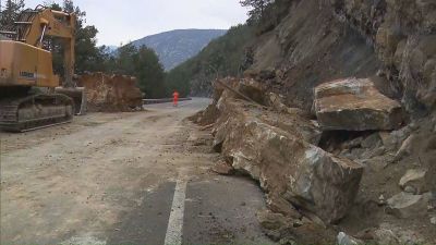 Se prevé que los dos carriles de circulación afectados por el derrumbe queden limpios a lo largo de este jueves.