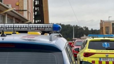 Mossos, SEM y Bombers de la Genearlitat trabajan en el rescate de trabajadores de una mina de Súria (Barcelona). / Europa Press