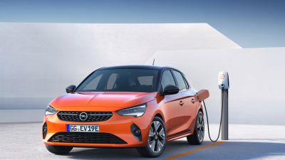 El Corsa-e ha sido el modelo del coche número 15 millones fabricado en Figueruelas. / Europa Press.