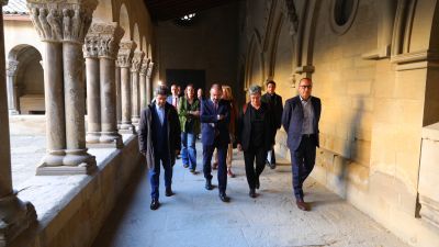 Javier Lambán ha visitado este miércoles la iglesia de San Pedro el Viejo. / Gobierno de Aragón.
