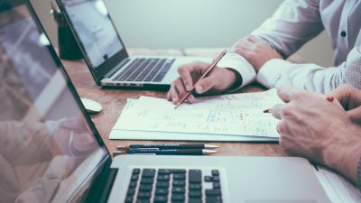 Aragón estrenará, de cara al curso 2023-2024, 24 nuevos ciclos y cinco cursos de especialización. / Unsplash