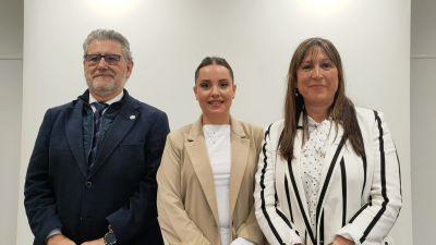 Las consejera de Universidad y Sanidad, junto al rector de la Universidad de Zaragoza.