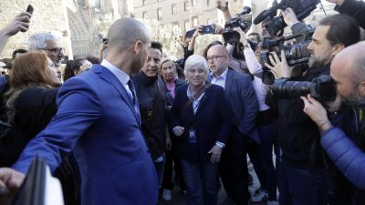 La eurodiputada de JxCat Clara Ponsatí en el momento de su detención. / EFE