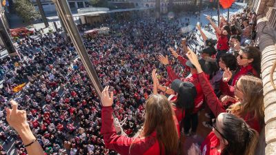 Las jugadoras han celebrado el título con más de mil aficionados.