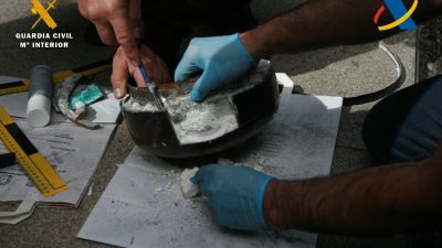 Interceptado en Barajas un paquete con casi un kilo de cocaína que tenía que llegar a Zaragoza. / Guardia Civil
