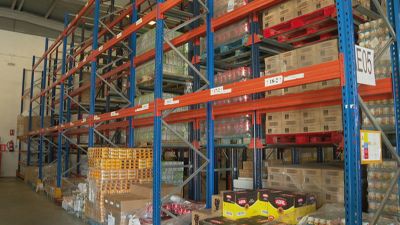 Las estanterías de Banco de Alimentos se van a ver reforzadas con la donación.