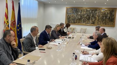 Comisión de seguimento del proyecto de la unión de las estaciones de esquí. / Europa Press