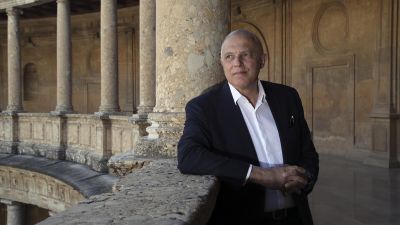 Imagen de archivo de Nuccio Ordine, tomada en 2022 en el palacio de Carlos V de Granada. (EFE/Pepe Torres)