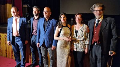 Imagen de los premiados y autoridades en el Festival Aragón Negro. / Gobierno de Aragón