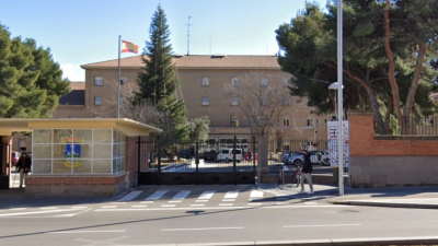 Dos sanitarios ucranianos se forman desde este miércoles en implantación de prótesis en Zaragoza.