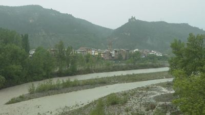 El río Ésera a su paso por Perarrúa.