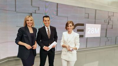 Noemí Núñez, Javier Gastón y Ana Laiglesia, presentadores de informativos de Aragón TV. / CARTV