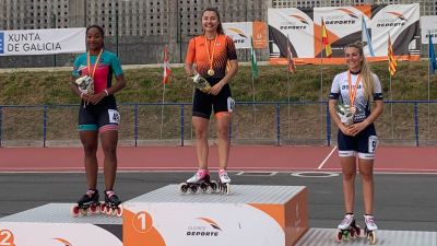 Nerea Langa, en lo más alto del podio de la prueba de 1.000 metros sprint.