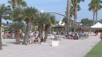 Las playas del Parque del Agua de Zaragoza han iniciado este sábado la temporada de verano.