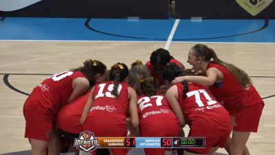 Las jugadoras del Casademont Zaragoza infantil celebran su pase a la final del Campeonato de España.