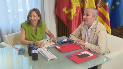 Natalia Chueca y Jorge Azcón se han reunido en el Ayuntamiento de Zaragoza.