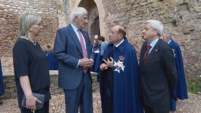 El hermano mayor de la Hermandad, Félix Longás, junto al actual conde de Aranda, Alfonso Martínez de Irujo y Fitz James Stuart, duque de Híjar.