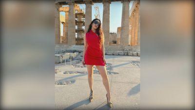 Imagen compartida por Rosalía en sus redes sociales de su visita al Acrópolis de Atenas.