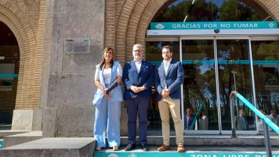 La consejera de Sanidad en funciones, junto al rector de la Universidad de Zaragoza y el director general de Universidad, en el Hospital Royo Villanova. / Gobierno de Aragón