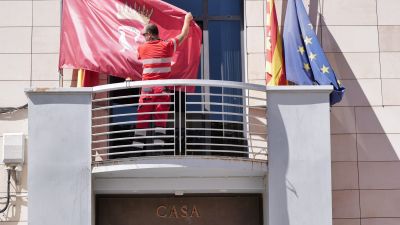 Las banderas ubicadas en el exterior de todos los edificios municipales ondearán a media asta. / Europa Press