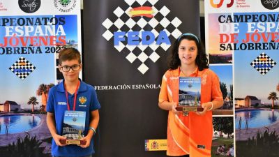 Mateo Mendoza Barcia junto a Beatriz Pardo Ruiz de la Comunidad Valenciana, campeones de España Sub 10. / FEDA