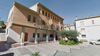 El fallecido realizaba labores de mantenimiento en la fachada de un edificio situado en la plaza del Ayuntamiento de Albelda.