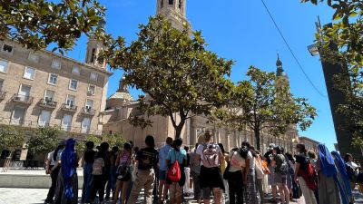 Miles de jóvenes peregrinos de todo el mundo pasan estos días por Zaragoza antes de llegar a Lisboa para ver al Papa. / Europa Press