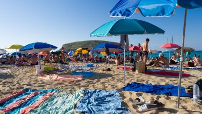 Canarias y Baleares son los lugares más visitados tras Cataluña durante los seis primeros meses de este año. / Europa Press