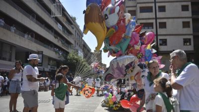 Ambiente festivo en Huesca. / Europa Press