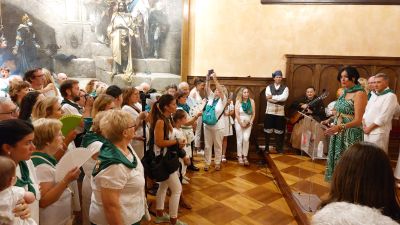 Más de 80 oscenses residentes fuera de la ciudad han sido homenajeados en Huesca. / Ayuntamiento de Huesca
