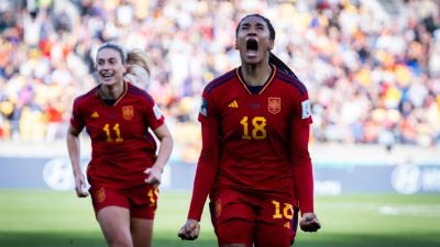 Salma Paralluelo celebra el gol de la victoria ante Holanda. Foto: Twitter SE Fútbol.