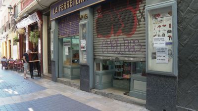 Fachada de Ferretera Aragonesa, que echará el cierre este mes.
